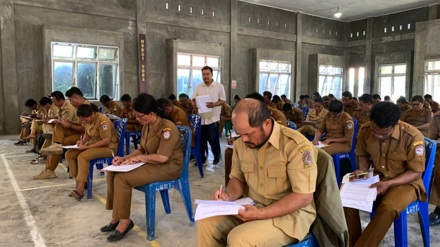 Pemerintah Kecamatan Laguboti Selenggarakan Evaluasi kepada Kepala Dusun se-Kecamatan Laguboti