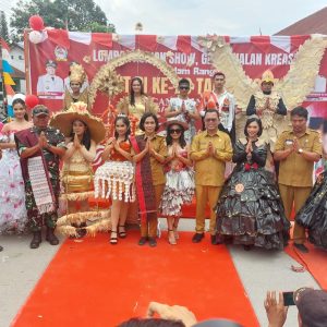 Lomba Fashion Show Kecamatan Laguboti