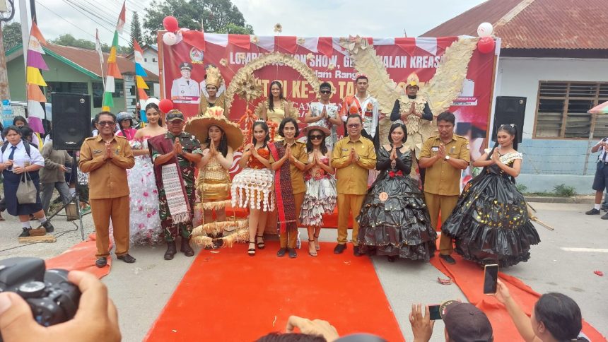 Lomba Fashion Show Kecamatan Laguboti