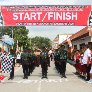 Lomba Gerak Jalan antar SD dan SMP di Kecamatan Laguboti