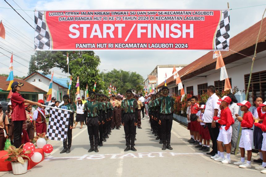 Lomba Gerak Jalan antar SD dan SMP di Kecamatan Laguboti